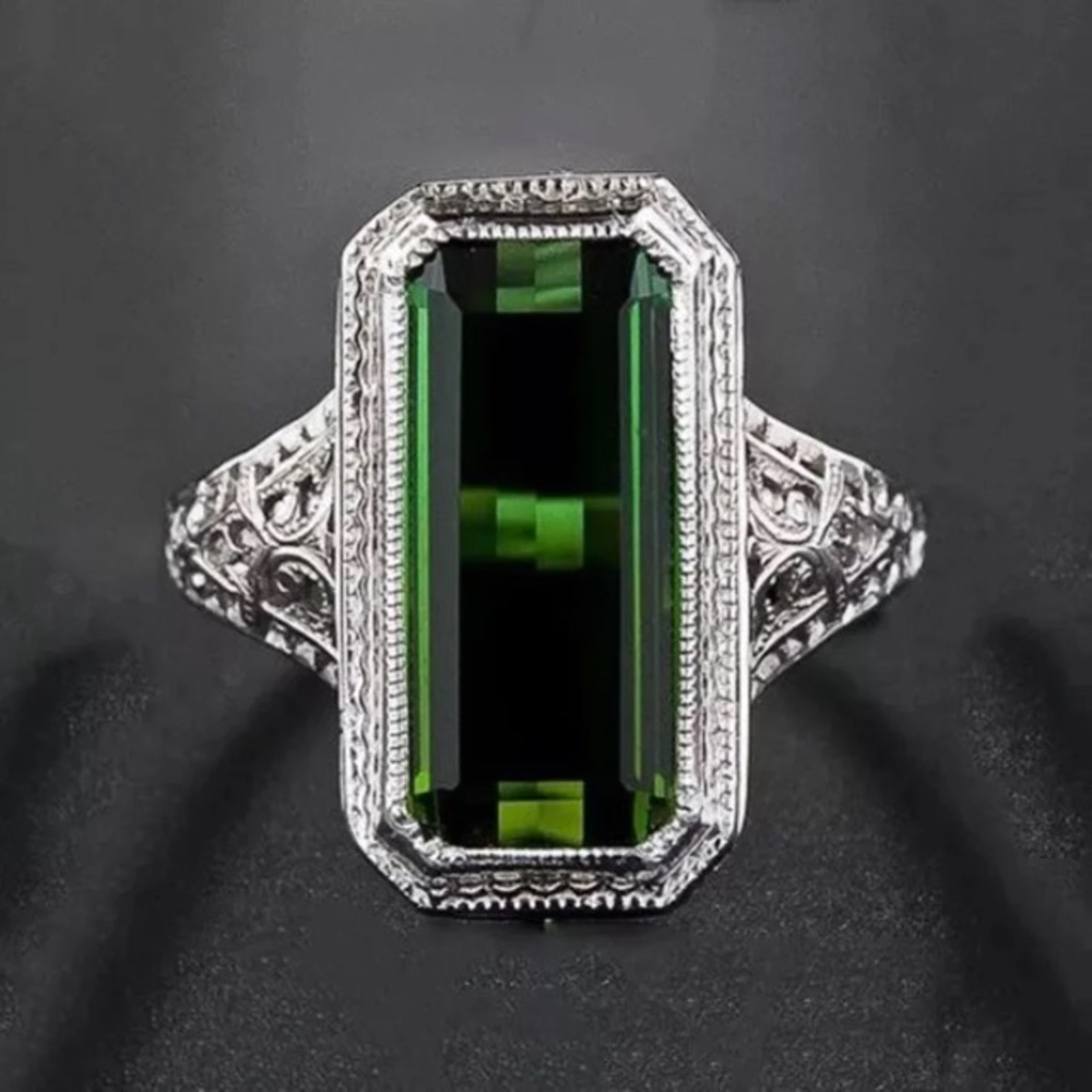 Huge 8.2Ct Emerald 925 Silver Band Ring